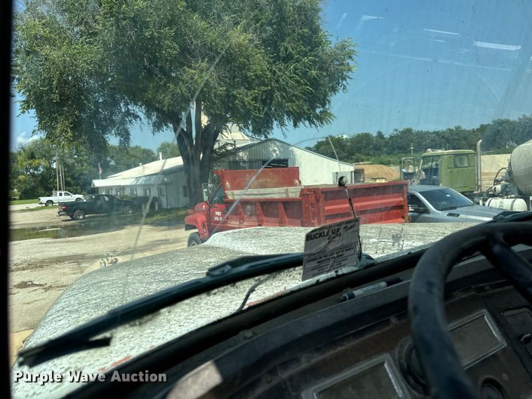 image for item OG9633 1994 Ford LT8000 ready mix truck