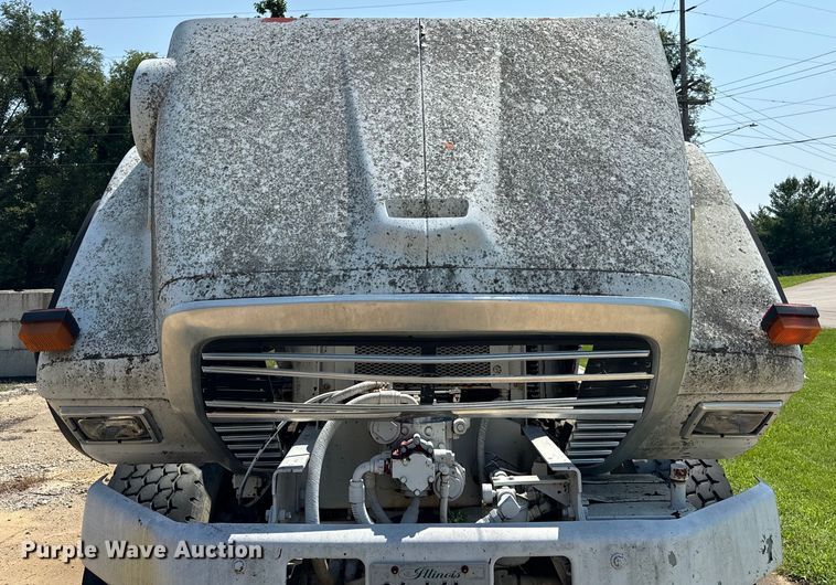 image for item OG9633 1994 Ford LT8000 ready mix truck