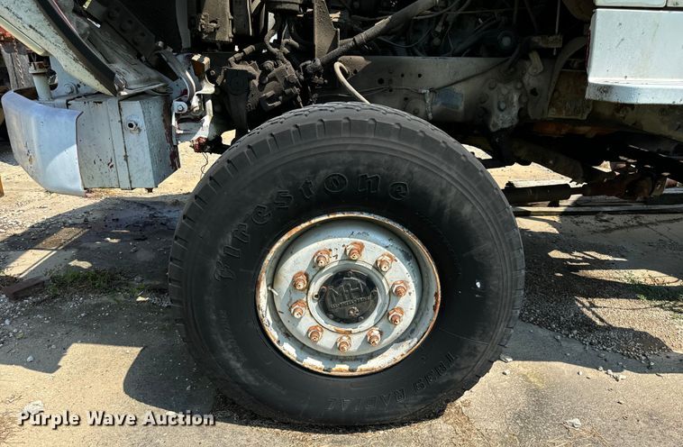 image for item OG9633 1994 Ford LT8000 ready mix truck