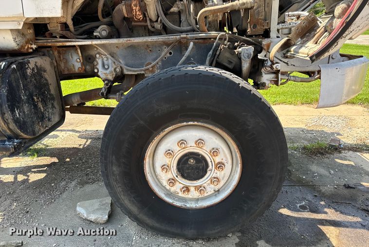 image for item OG9633 1994 Ford LT8000 ready mix truck