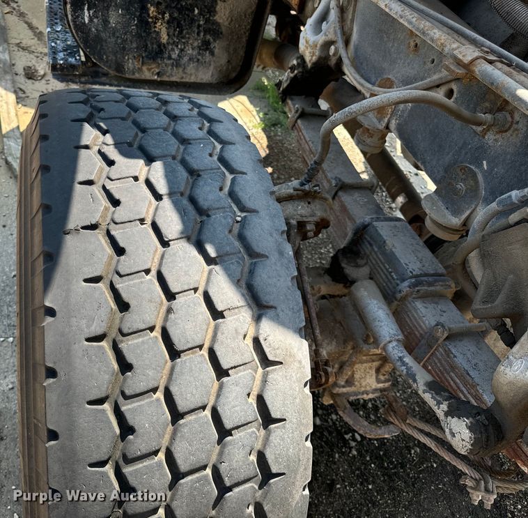 image for item OG9633 1994 Ford LT8000 ready mix truck