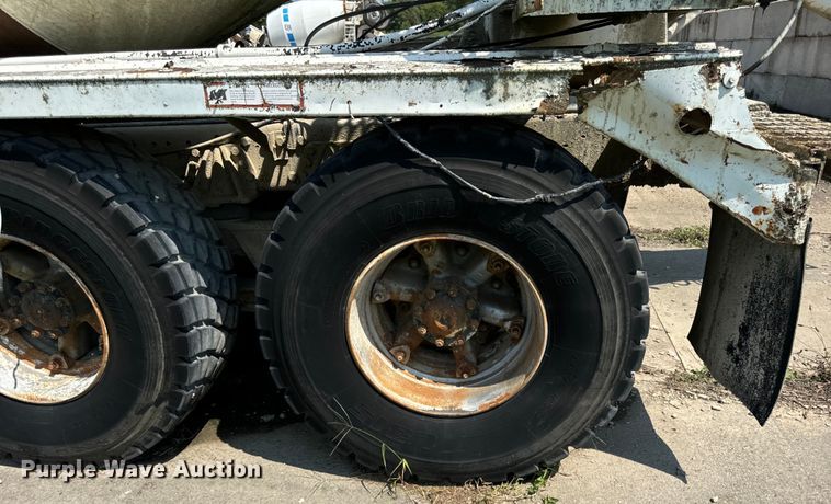 image for item OG9633 1994 Ford LT8000 ready mix truck