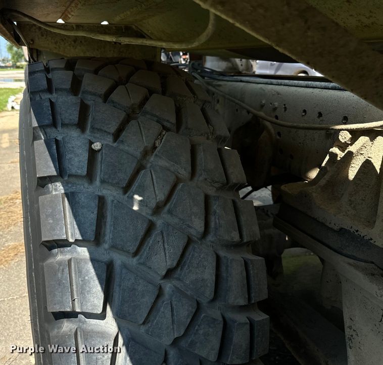 image for item OG9633 1994 Ford LT8000 ready mix truck