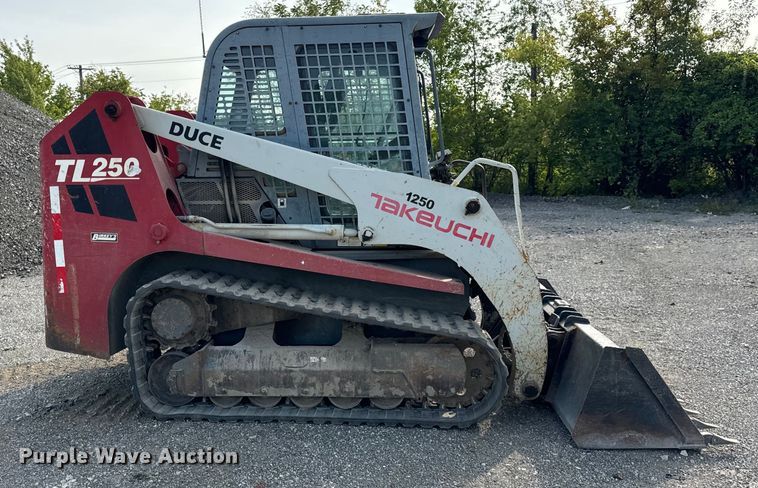 image for item OG9639 2009 Takeuchi TL250 tracked skid steer loader