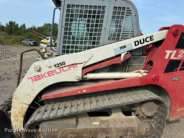 image for item OG9639 2009 Takeuchi TL250 tracked skid steer loader
