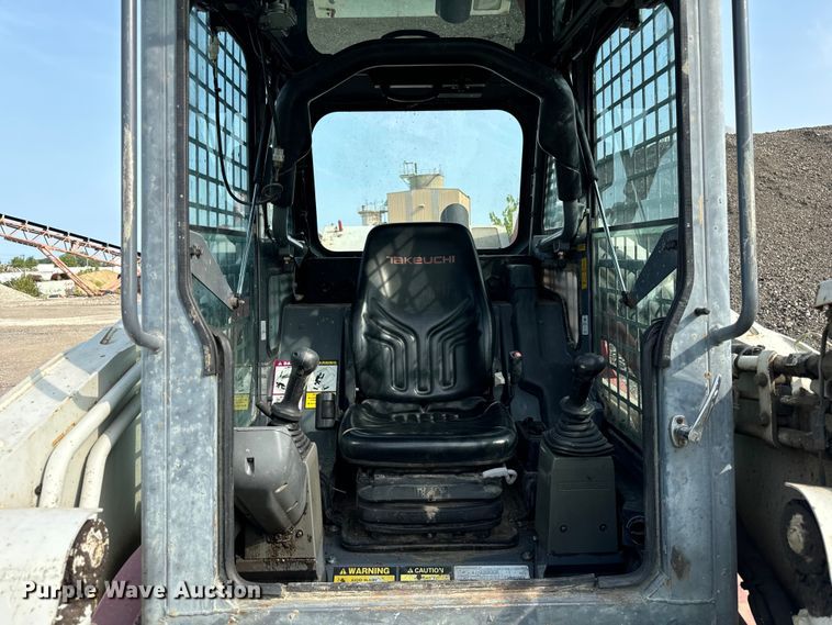 image for item OG9639 2009 Takeuchi TL250 tracked skid steer loader