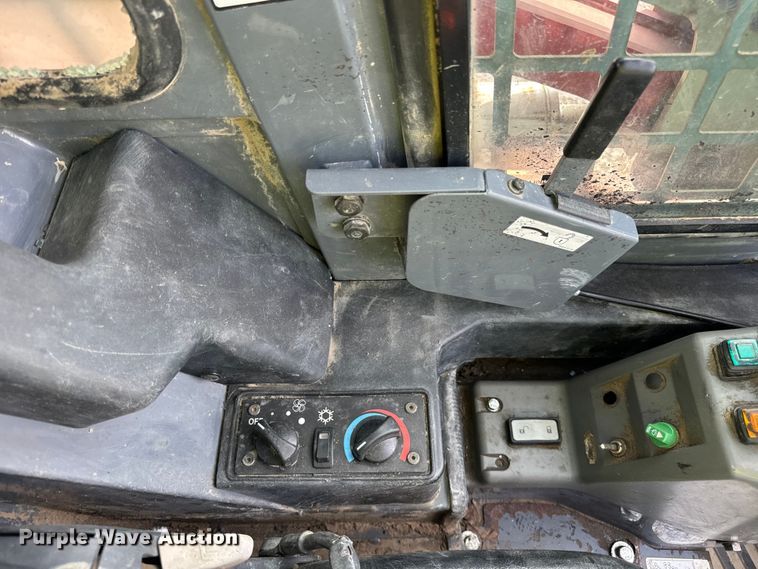 image for item OG9639 2009 Takeuchi TL250 tracked skid steer loader