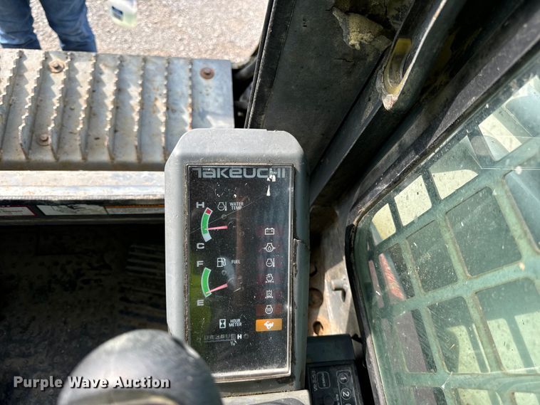 image for item OG9639 2009 Takeuchi TL250 tracked skid steer loader