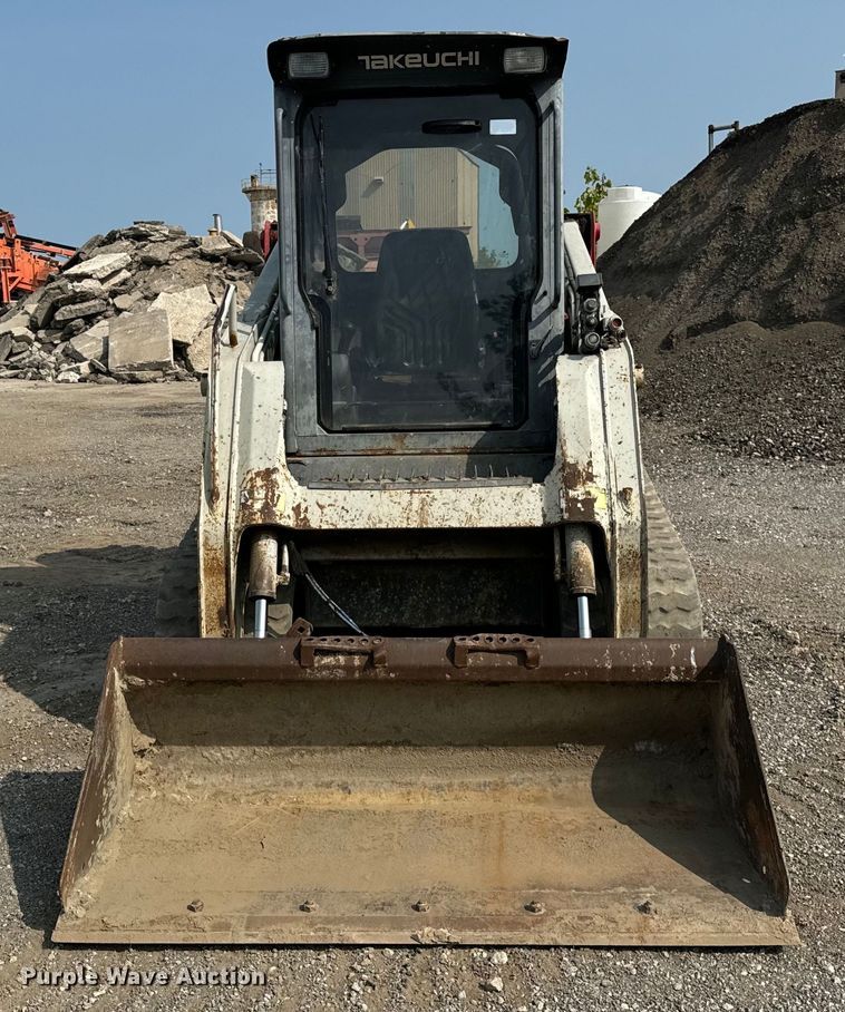 image for item OG9641 2010 Takeuchi  TL240 tracked skid steer loader