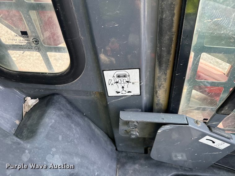 image for item OG9641 2010 Takeuchi  TL240 tracked skid steer loader