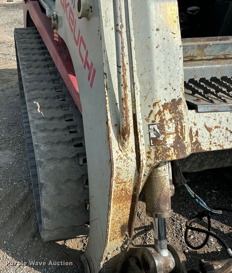 image for item OG9641 2010 Takeuchi  TL240 tracked skid steer loader