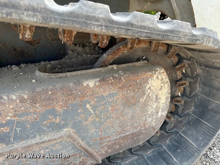 image for item OG9641 2010 Takeuchi  TL240 tracked skid steer loader