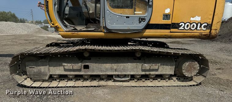 image for item OG9643 2001 John Deere 200LC excavator