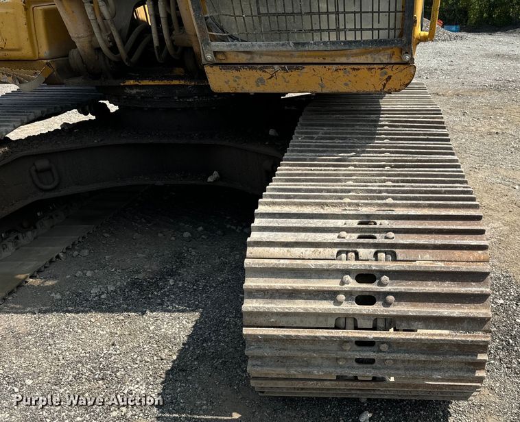 image for item OG9643 2001 John Deere 200LC excavator