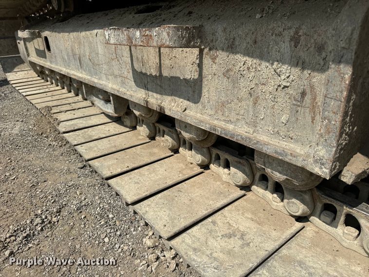 image for item OG9643 2001 John Deere 200LC excavator