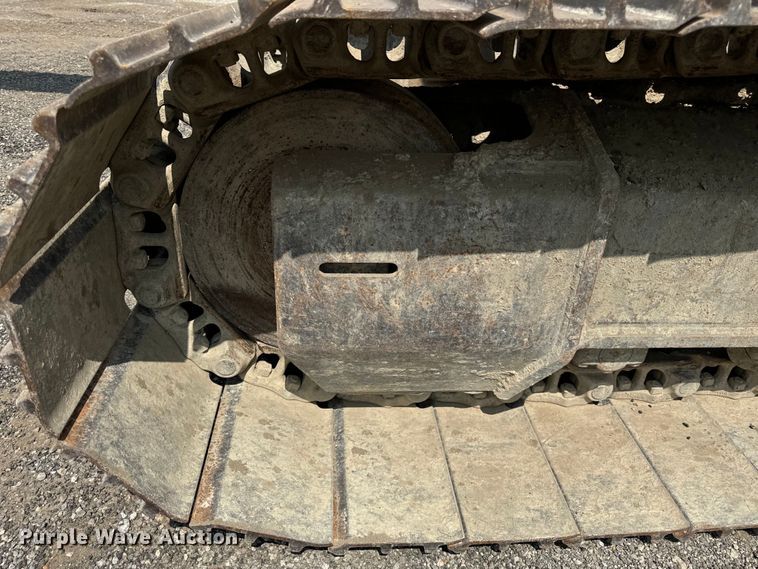 image for item OG9643 2001 John Deere 200LC excavator