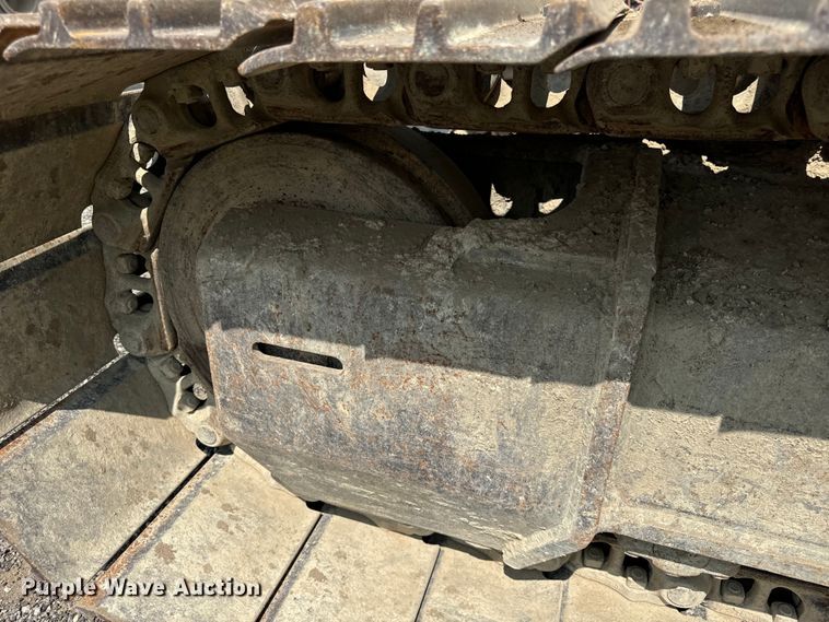 image for item OG9643 2001 John Deere 200LC excavator