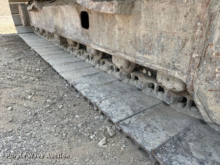 image for item OG9643 2001 John Deere 200LC excavator