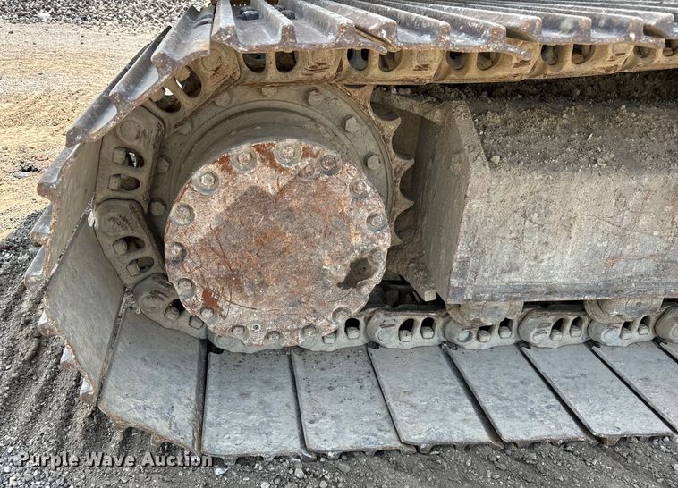 image for item OG9643 2001 John Deere 200LC excavator