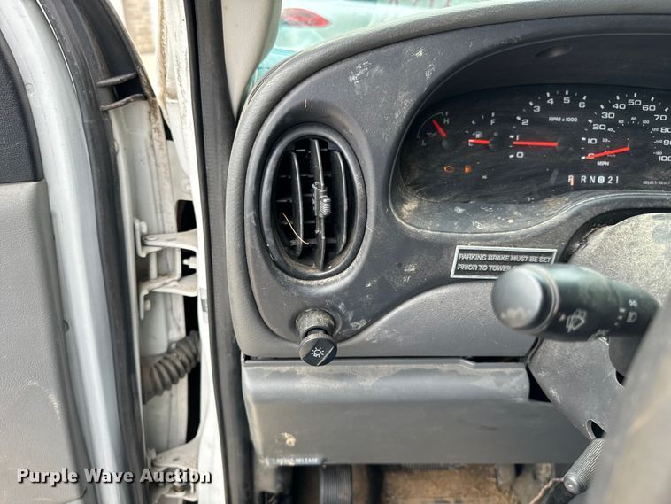 image for item OG9657 2006 Ford E350 Super Duty van with bucket lift