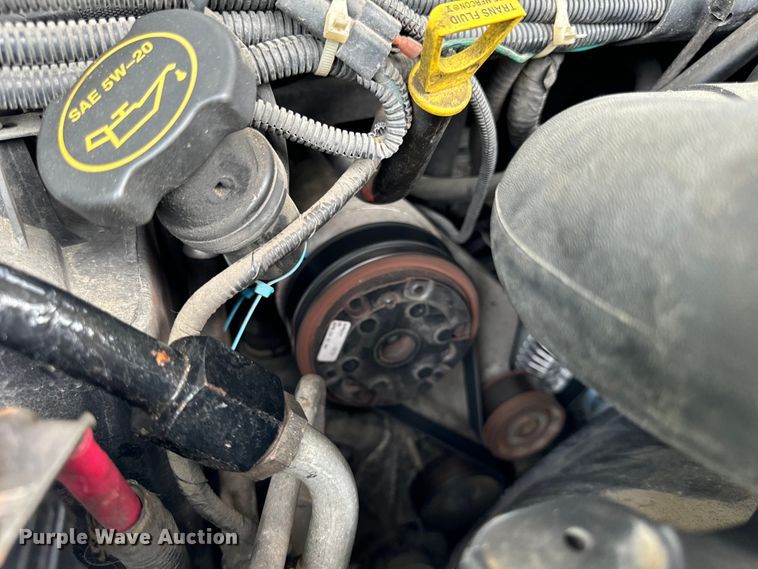 image for item OG9657 2006 Ford E350 Super Duty van with bucket lift