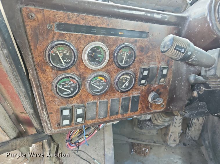 image for item OJ9807 2004 Terex Advance ready mix truck