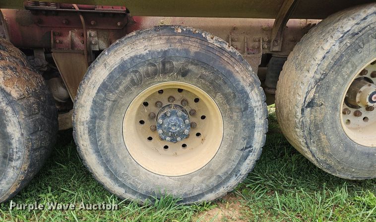 image for item OJ9807 2004 Terex Advance ready mix truck