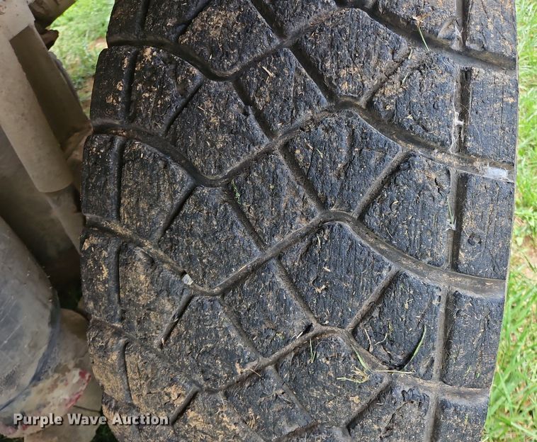 image for item OJ9807 2004 Terex Advance ready mix truck