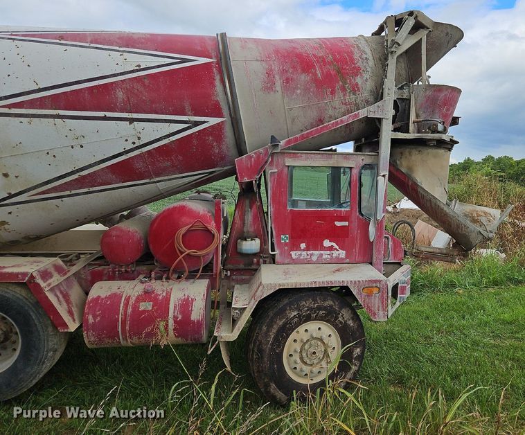 image for item OJ9811 2001 Terex  Advance  ready mix truck