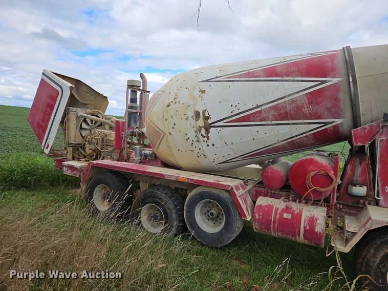 image for item OJ9811 2001 Terex  Advance  ready mix truck