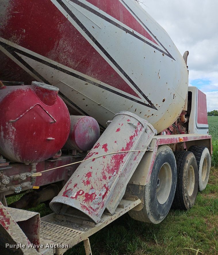 image for item OJ9811 2001 Terex  Advance  ready mix truck