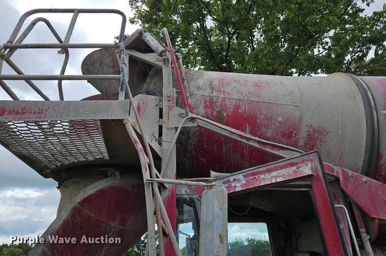 image for item OJ9811 2001 Terex  Advance  ready mix truck
