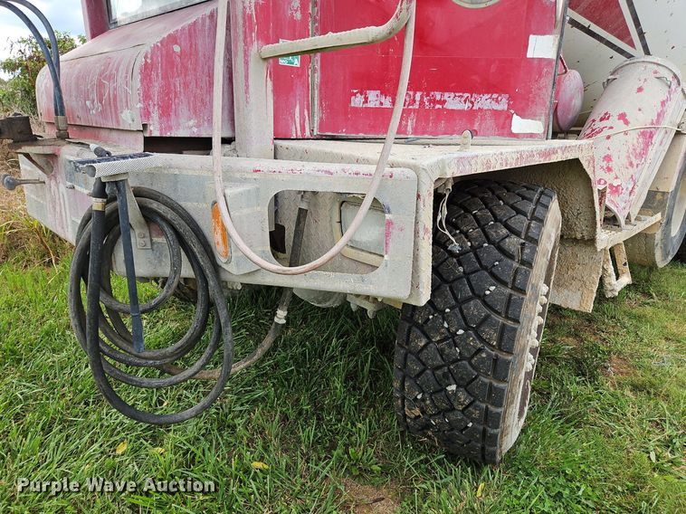 image for item OJ9811 2001 Terex  Advance  ready mix truck