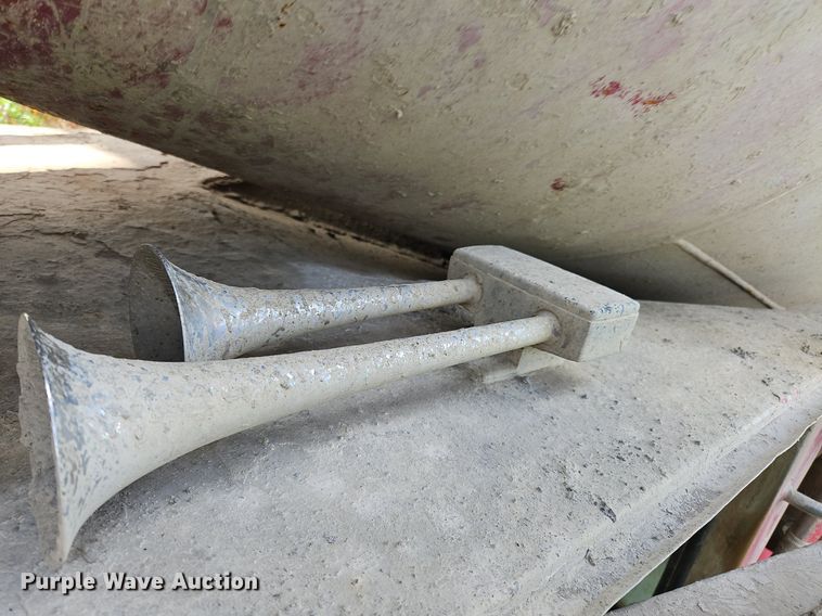 image for item OJ9811 2001 Terex  Advance  ready mix truck