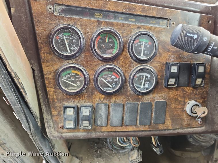 image for item OJ9811 2001 Terex  Advance  ready mix truck