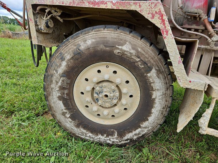 image for item OJ9811 2001 Terex  Advance  ready mix truck