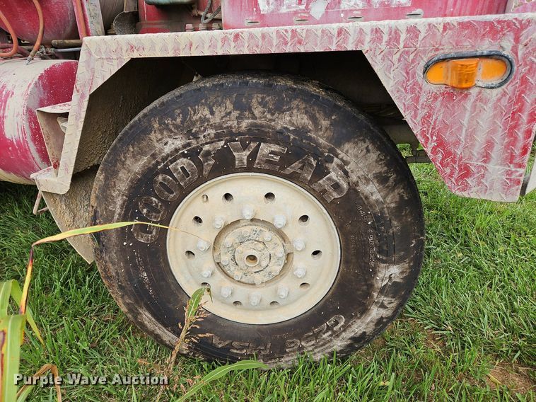 image for item OJ9811 2001 Terex  Advance  ready mix truck