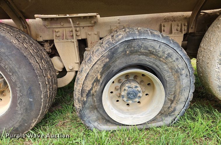 image for item OJ9811 2001 Terex  Advance  ready mix truck