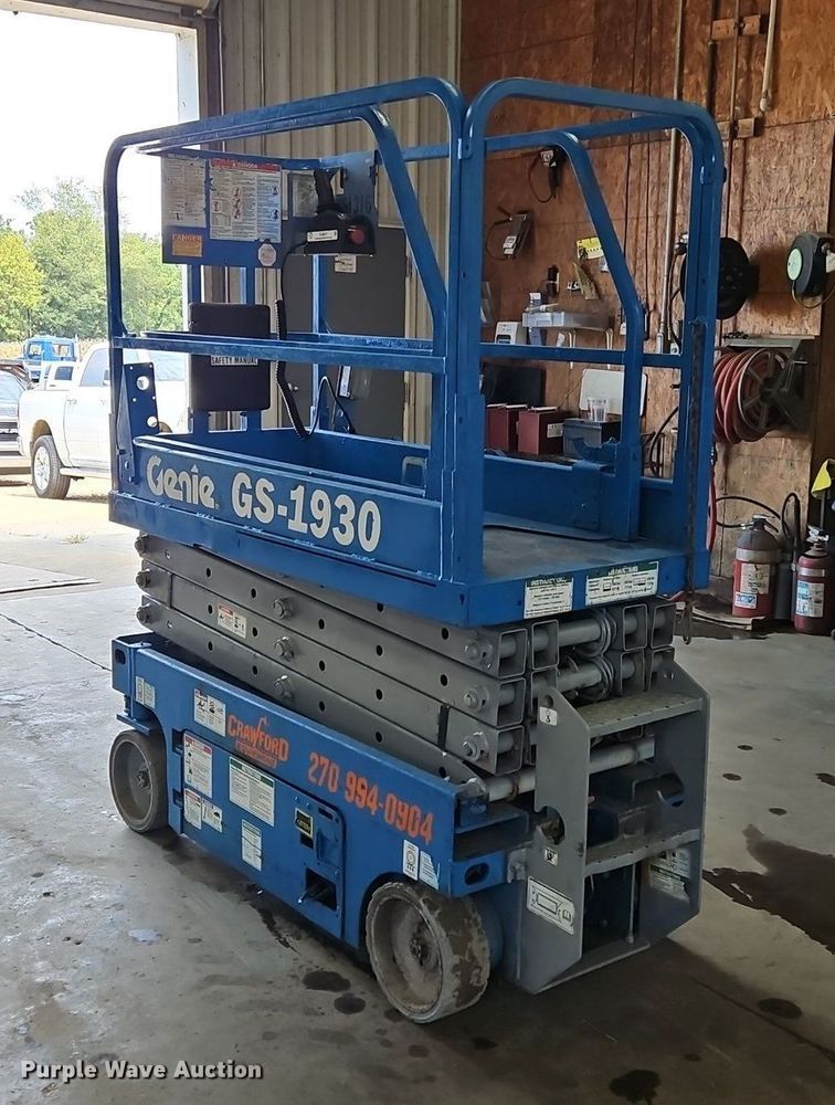 image for item OJ9817 2008 Genie GS-1930 scissor lift