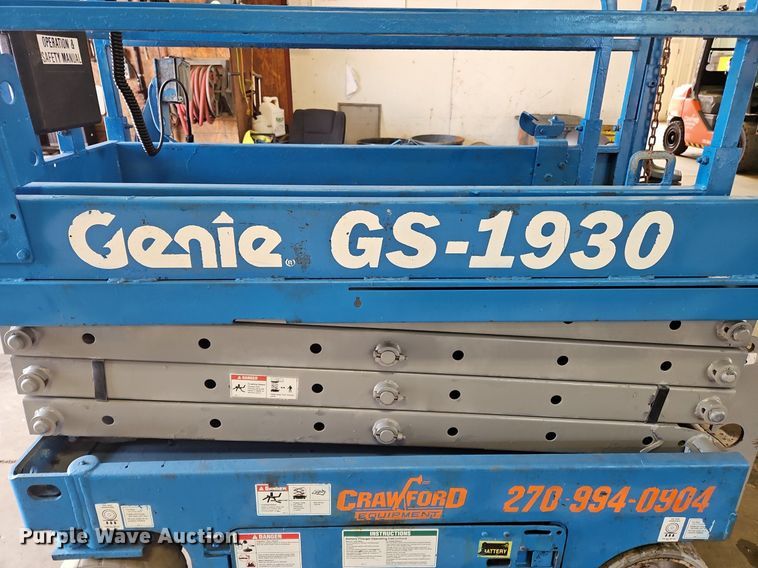 image for item OJ9817 2008 Genie GS-1930 scissor lift