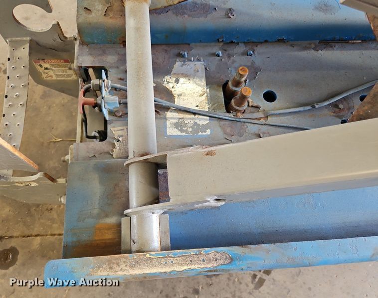 image for item OJ9817 2008 Genie GS-1930 scissor lift