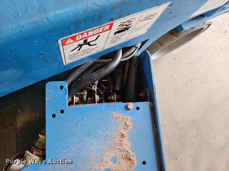 image for item OJ9817 2008 Genie GS-1930 scissor lift
