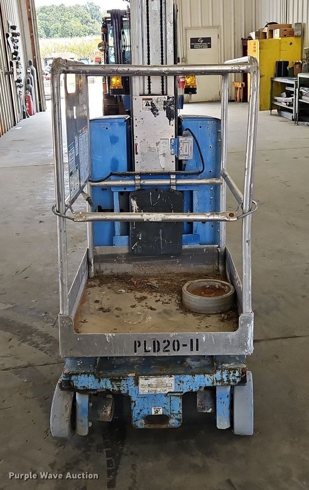 image for item OJ9819 Genie Runabout vertical lift