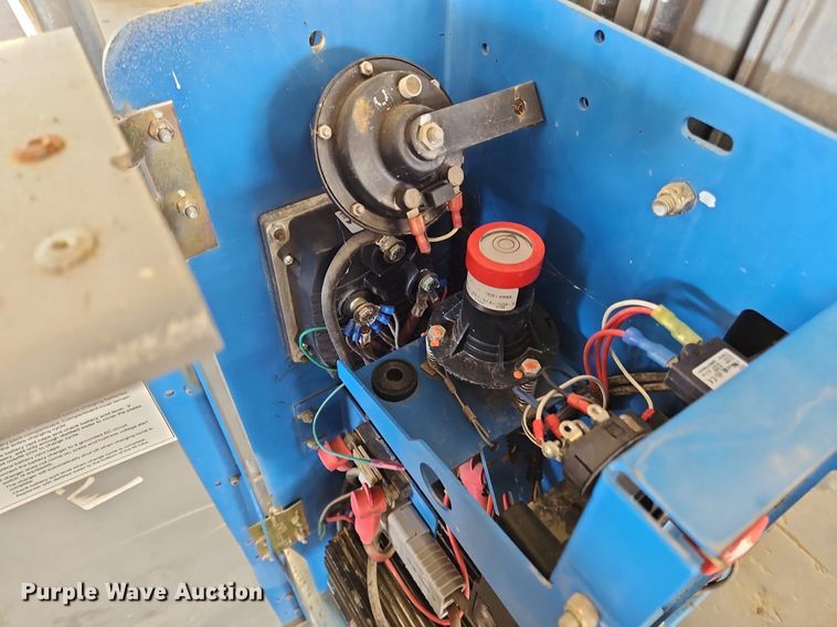 image for item OJ9819 Genie Runabout vertical lift