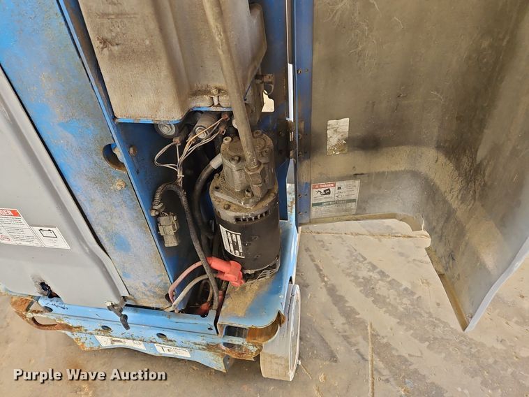 image for item OJ9819 Genie Runabout vertical lift