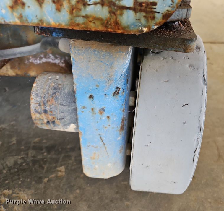 image for item OJ9819 Genie Runabout vertical lift