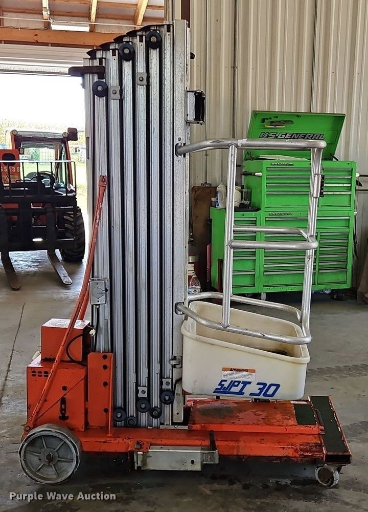image for item OJ9820 1996 Skyjack SJPI30 vertical lift