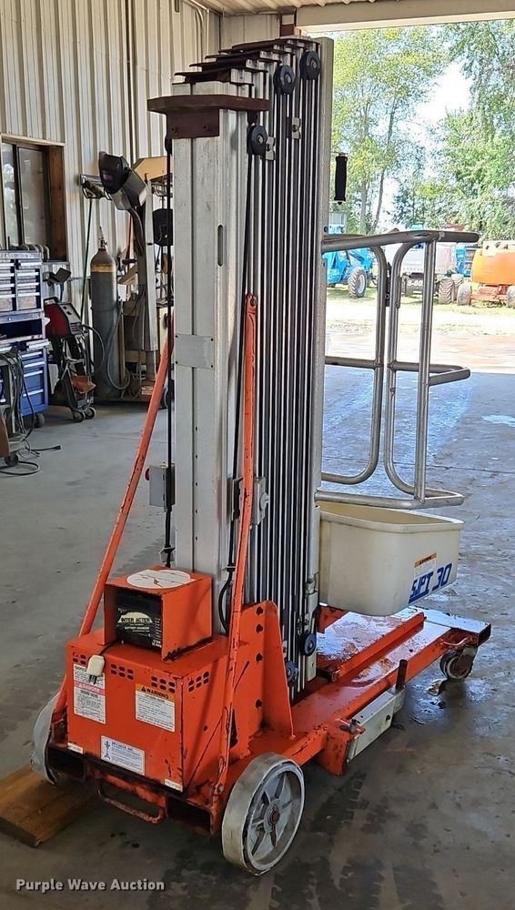 image for item OJ9820 1996 Skyjack SJPI30 vertical lift