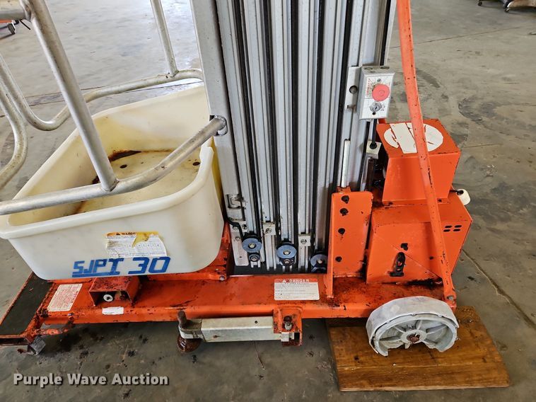 image for item OJ9820 1996 Skyjack SJPI30 vertical lift