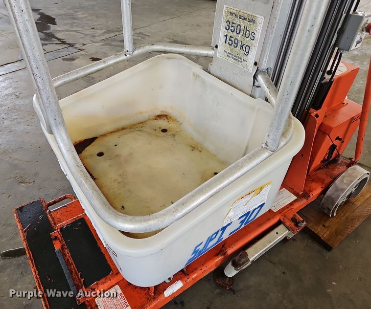 image for item OJ9820 1996 Skyjack SJPI30 vertical lift